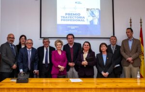 premios a la trayectoria colegio de médicos de huelva