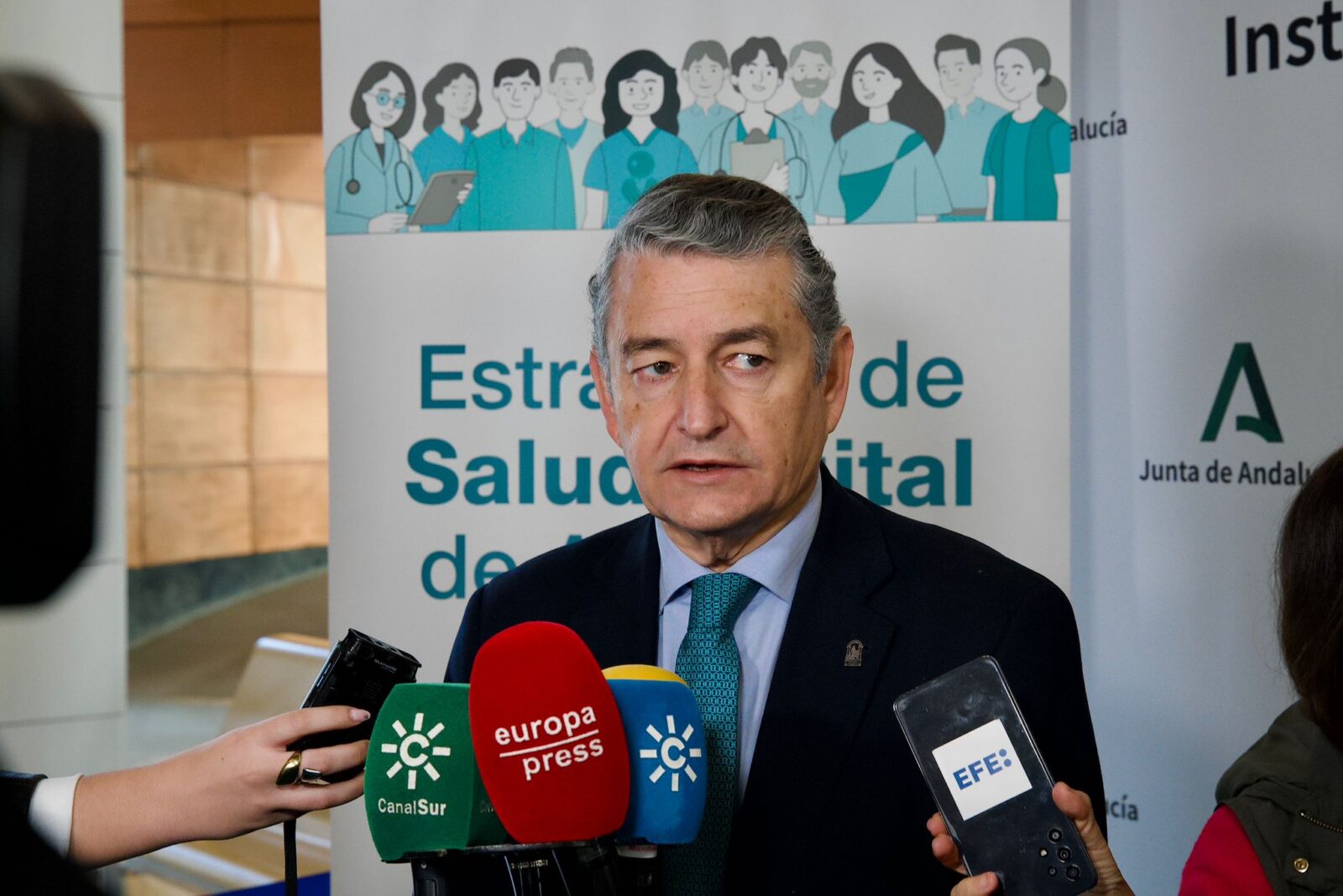 antonio sanz consejero sanidad